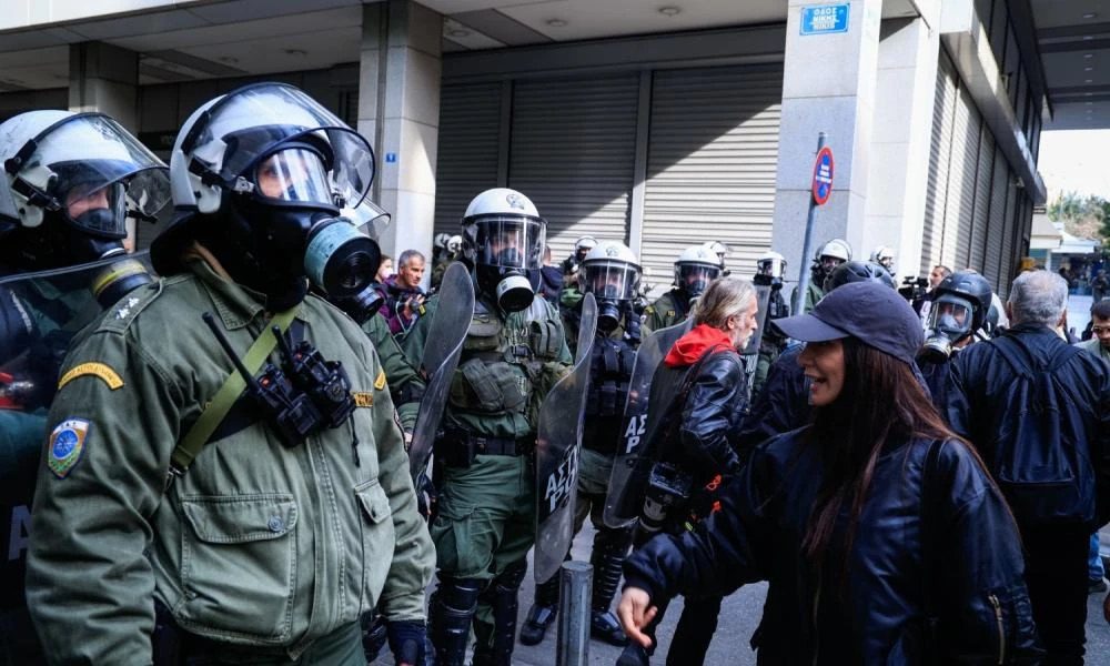 Προσαγωγές 2 ατόμων που είχαν στην κατοχή τους τσάντες με 5 μολότοφ στο Πεδίον του Άρεως